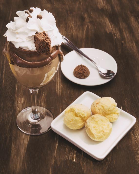 Taça Café Municipal + 3 mini pães de queijo do Café Municipal Centro para o festival coffee Week Curitiba 2018