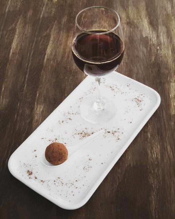 Café maturado em barril de Whiskey, extraído no método Hario V60 e Trufa do Café São Miguel para a Coffee Week Curitiba 2018