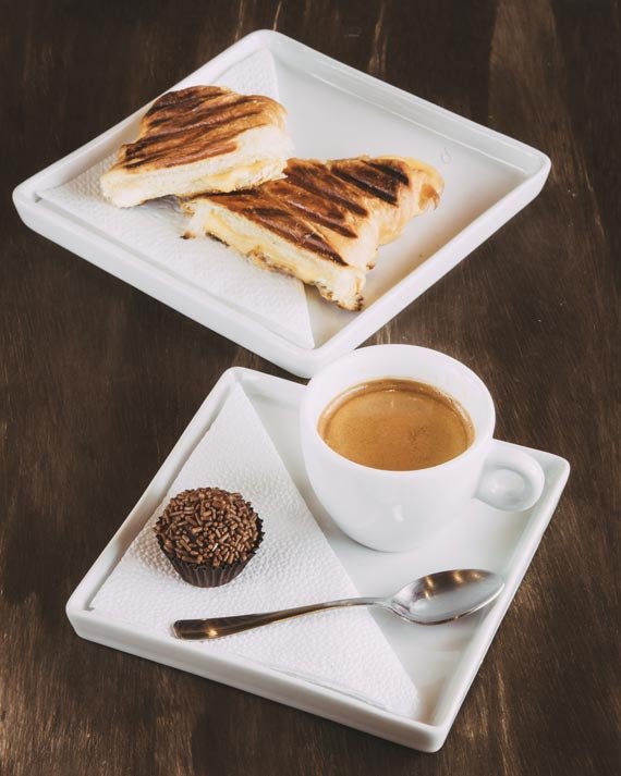 Espresso duplo + 1 Croissant quente + 1 Brigadeiro do Franck's Ultra Coffee para o festival Coffee Week Curitiba 2018