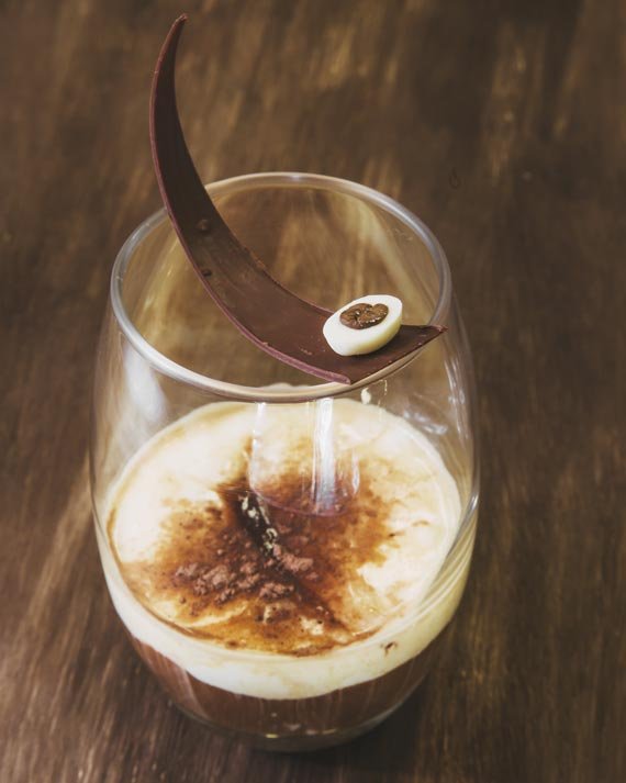 Doppio com tiramisú e pralin de castanha do Pará do Nougat para o festival Coffee Week Curitiba 2018