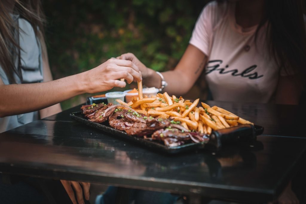 GardenHambargueria-opção-clássicos-na-chapa-mignon-com-pão-Junho-em-Curitiba-5-opções-para-comer-bem-na-cidade-comer-bem-em-curitiba-foto-divulgacao (1)